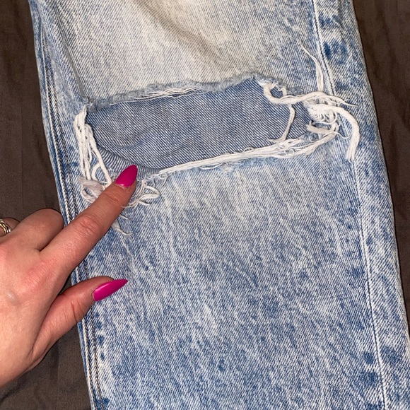 Size 10 Long American Eagle Distressed Light Wash Mom Jean - Picture 7 of 8